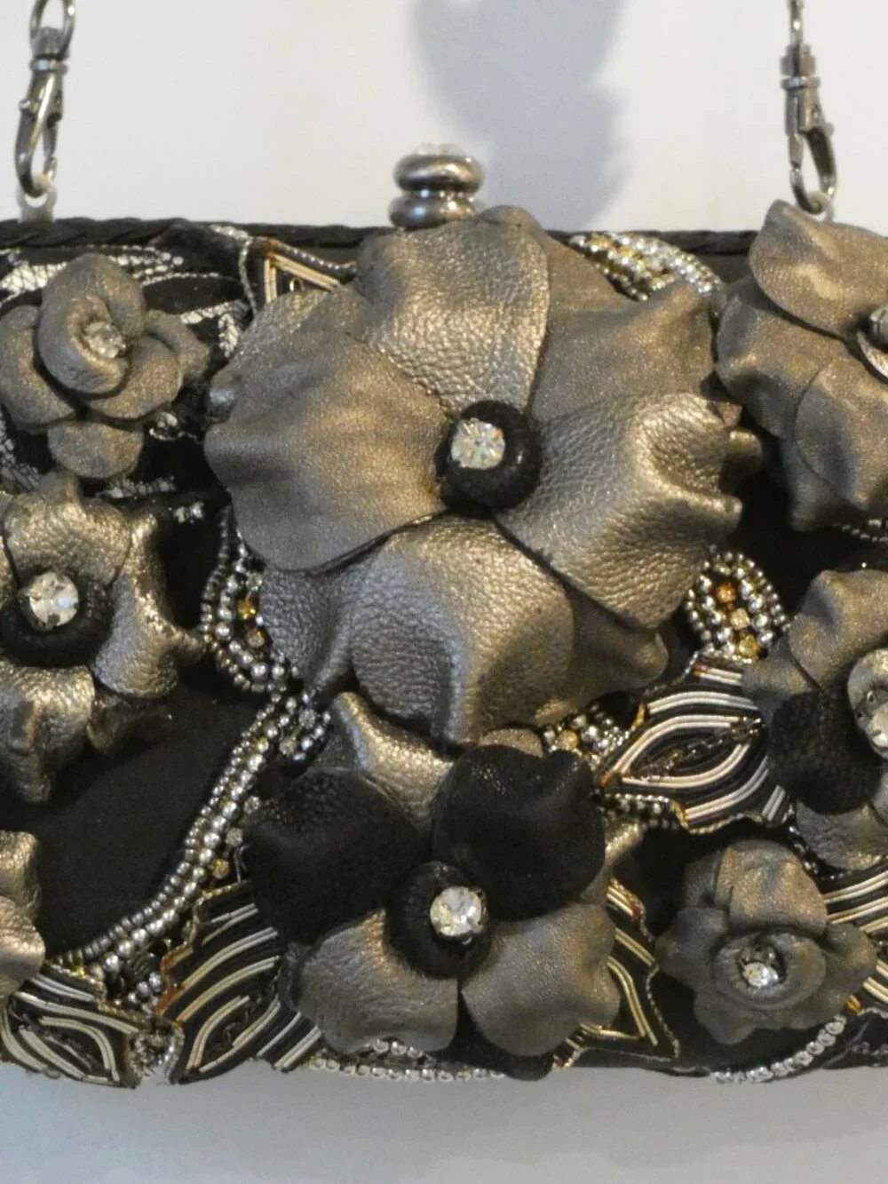NWOT MARY FRANCES Silver & Black Shoulder Strap Beaded Purse/DustCover